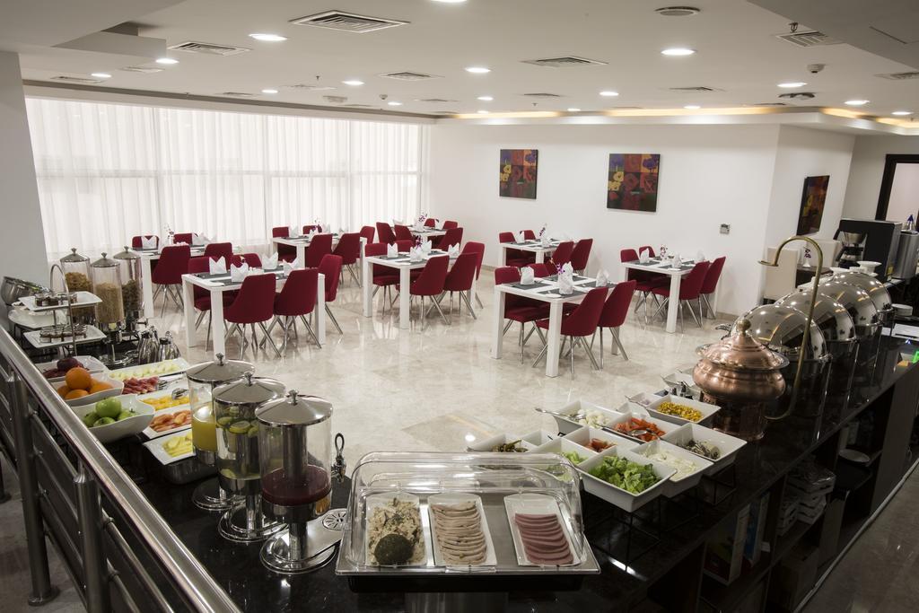 The Town Hotel Doha Dış mekan fotoğraf