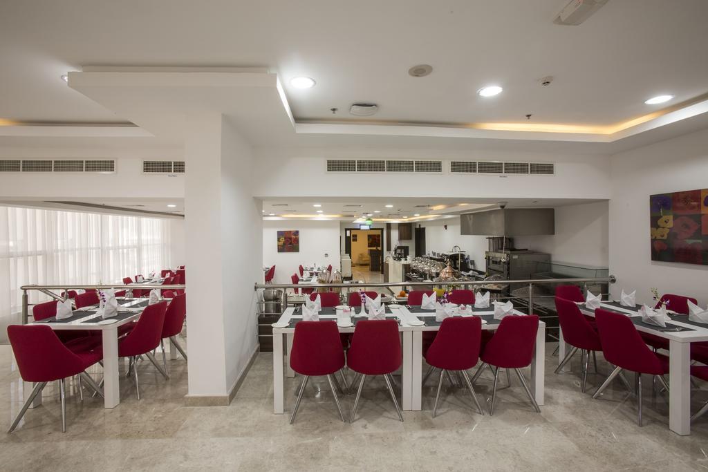 The Town Hotel Doha Dış mekan fotoğraf
